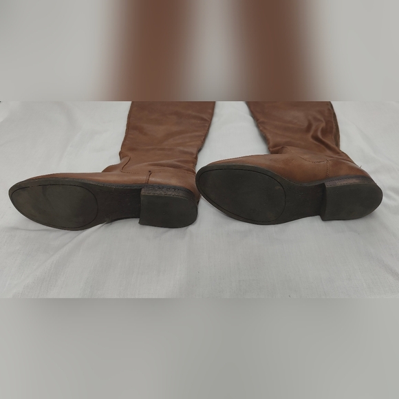 Outlooks Knee-High - Low Heel Boots - Size 8.5M - Picture 3 of 13